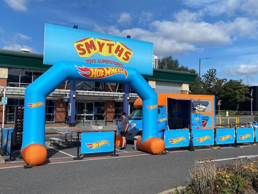 promotional inflatable archway and barrier banners by surf & turf instant shelters